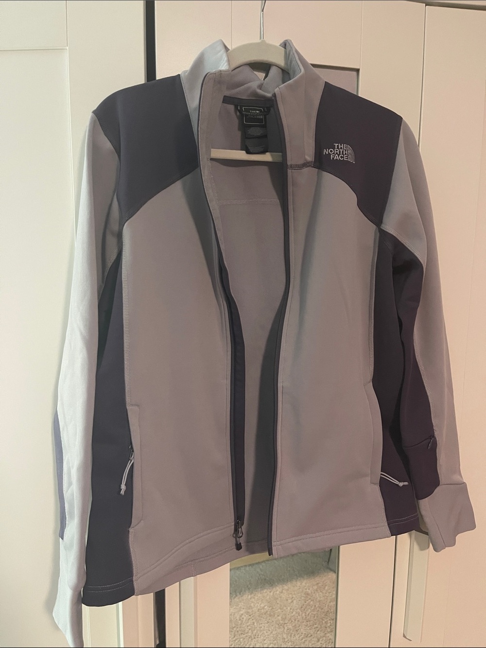 The North Face Women's Two-Tone Light Gray and Dark Gray Softshell Jacket